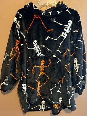 Throwzy Halloween Skeleton Womens Wearable Fleece Poncho One Size